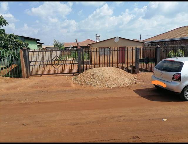 2 BEDROOM HOUSE FOR SALE IN SOSHANGUVE SOUTH